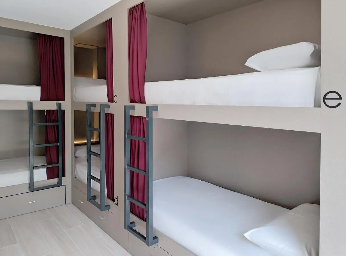 Broz Hostel Granada 0*,